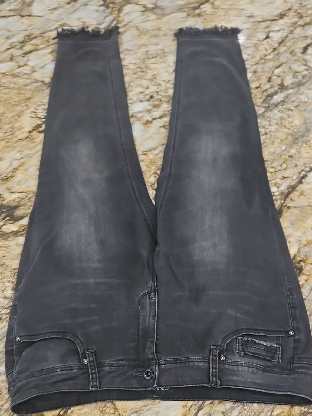 GRACE Women's Black Washed Raw Hem Jeans. Size 31 Inseam 28" Rise 8"